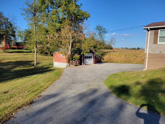 Building Photo - 1263 Newburg Rd