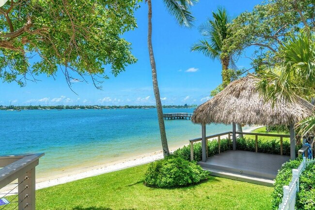 Building Photo - 5600 N Flagler Dr