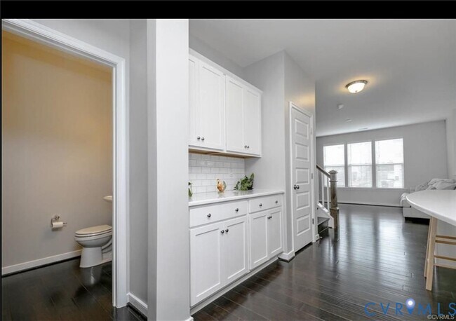 Building Photo - 3011 Farmstead Mill Dr