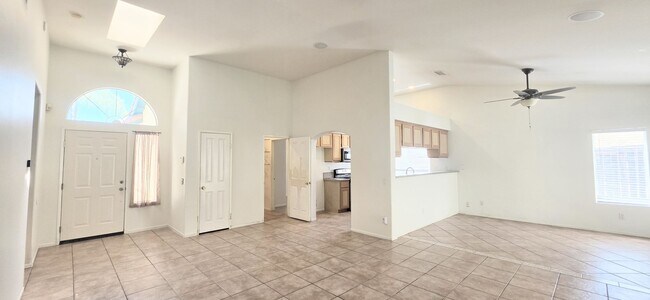 Building Photo - 39879 N General Kearny Rd
