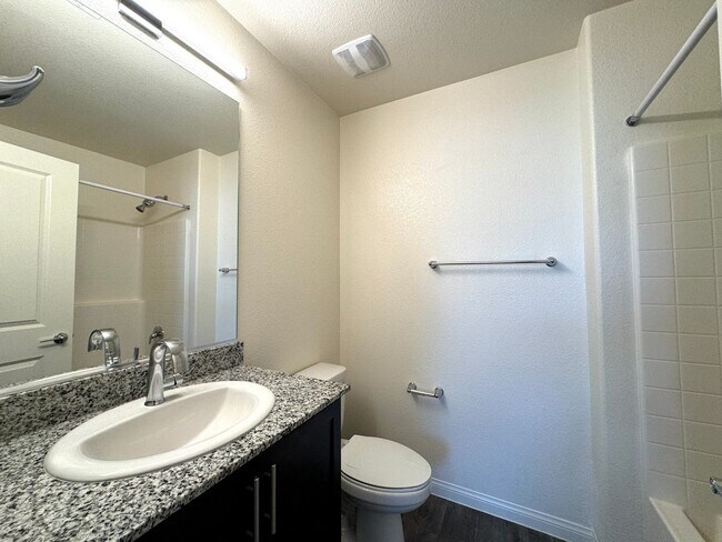 Building Photo - 2662 Champagne Gold Ave
