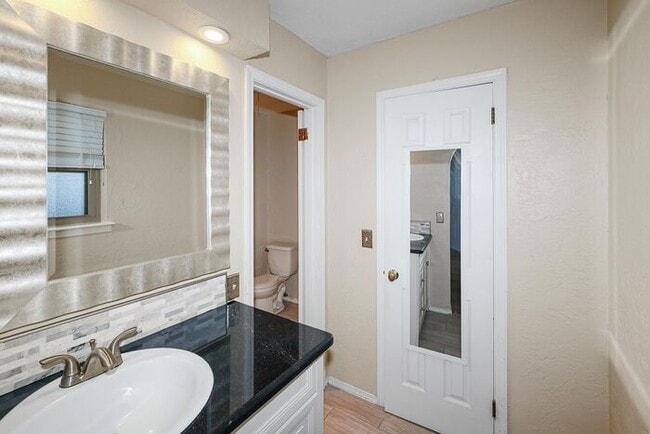 Building Photo - 5307 Winslow St