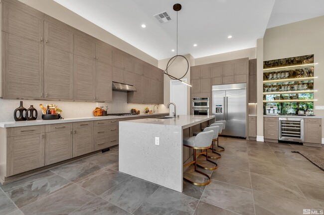 Building Photo - 724 W Pleasant Oak Trl