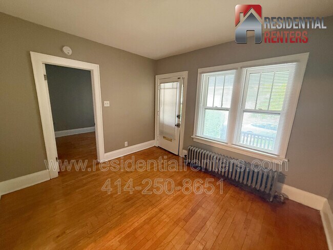 Building Photo - 1637 S 68th St