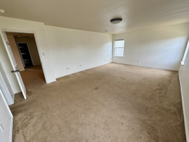 Building Photo - 8755 Sunview Park