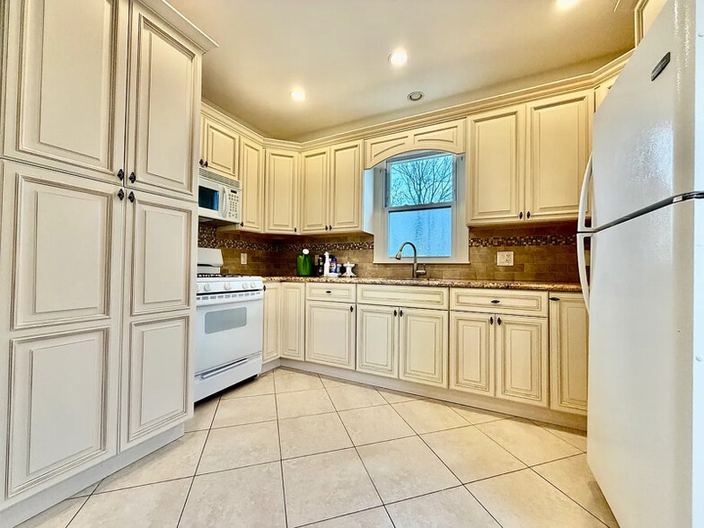 Primary Photo - 14 Dillon Rd