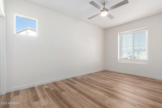 Building Photo - 6556 N 15th Dr