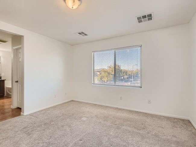 Building Photo - 5537 Ayers Cliff St