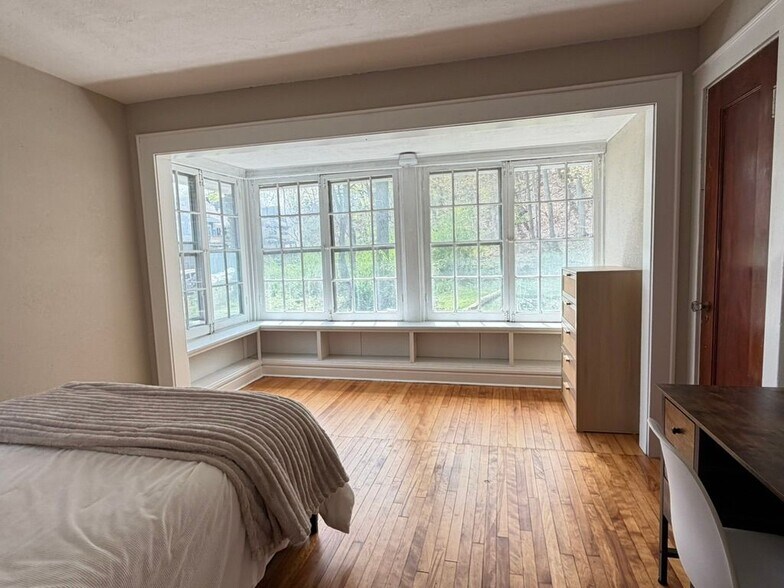 Building Photo - 750 Euclid Ave