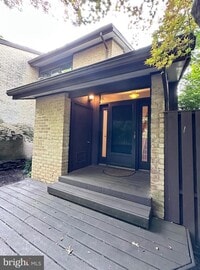 Building Photo - 2021 Lakebreeze Way