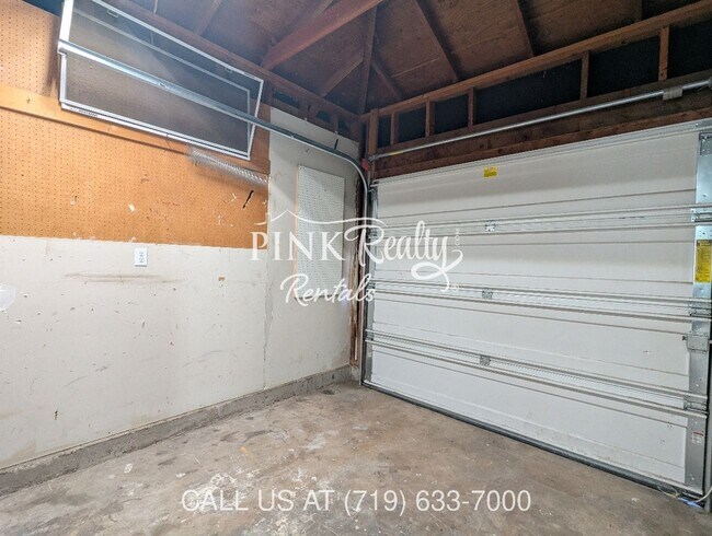 Building Photo - 4026 Shelley Ave