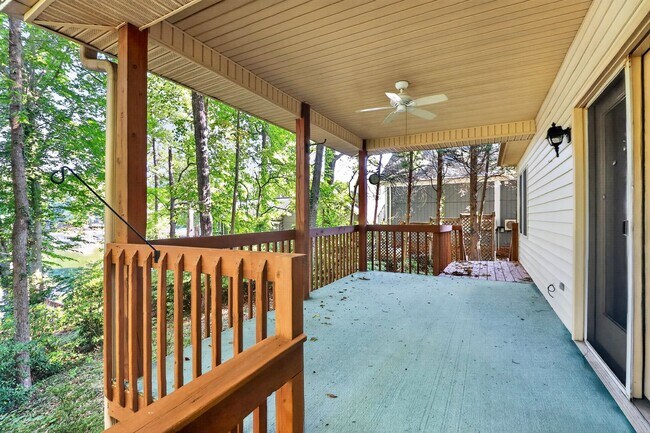 Building Photo - 151 Seagrove Ln