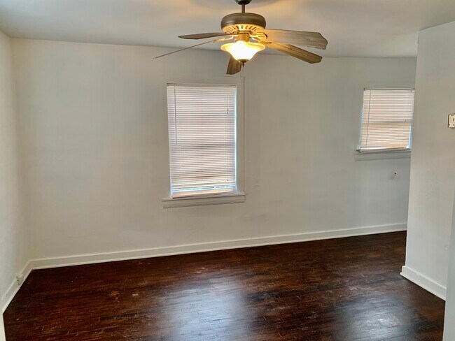 Building Photo - 2016 Dunlavy St