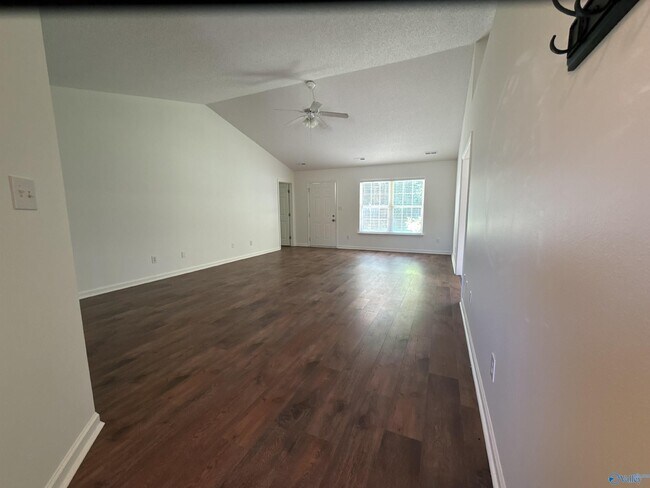 Building Photo - 111 Turnstone Ct SW
