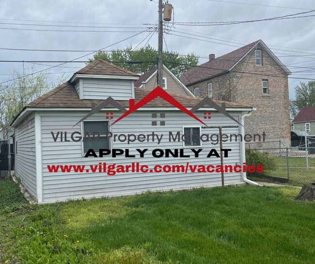 Building Photo - 4855 White Oak Ave