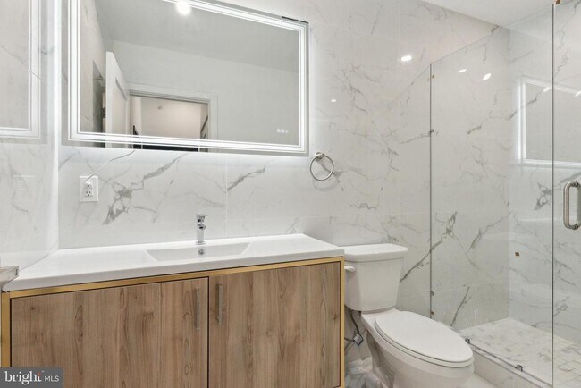 Building Photo - 1201 Vine St