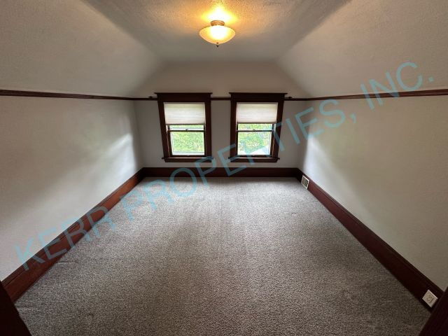 Building Photo - 2703 SE 71st Ave