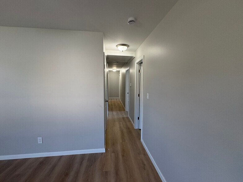 Building Photo - 663 Gibbard Ave