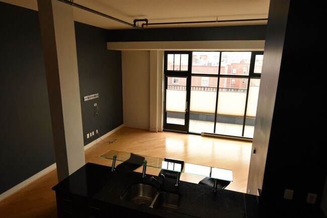 Building Photo - Chic, Contemporary 1 BD 1.5 BA Condo in the Mount Pleasant neighborhood of NW DC!!