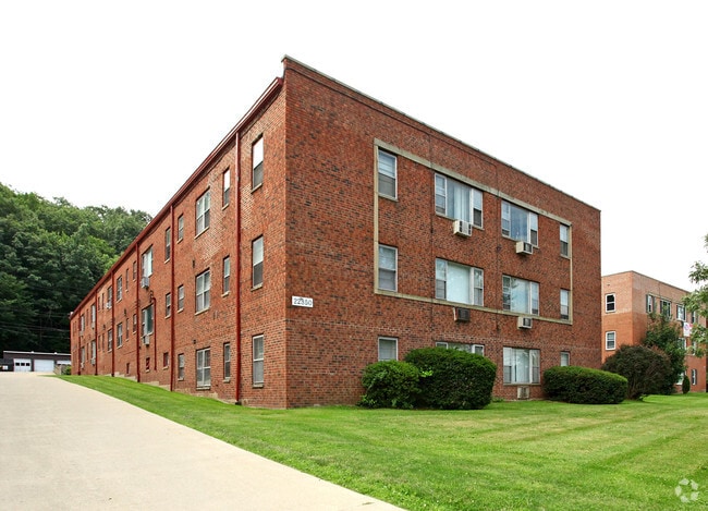 Primary Photo - Rainbow's End II Apartments