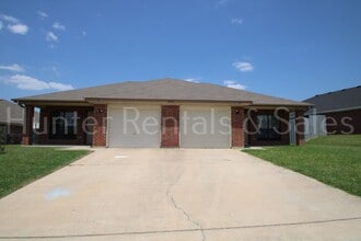Building Photo - 3007 Dannen Ct