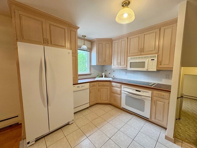 Building Photo - 3 Bedroom 1.5 Bathroom in Harrisburg -Cent...