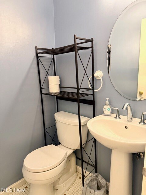 Building Photo - 6930 Carriage Hill Dr