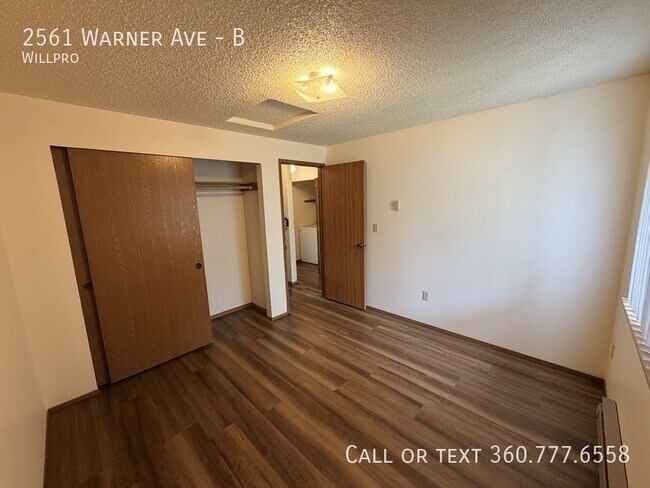 Building Photo - 2561 Warner Ave