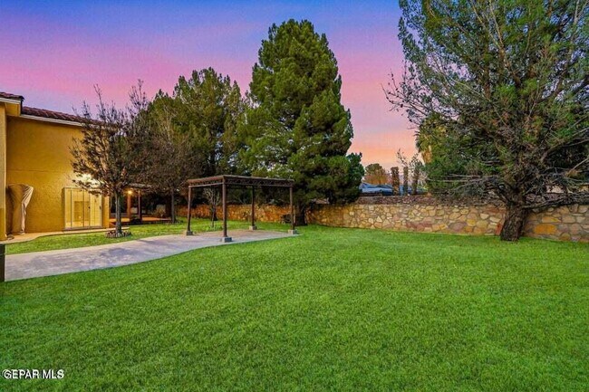 Building Photo - 650 Vera Ct