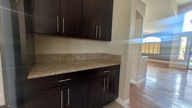Building Photo - 3 bedroom 1 story house with large backyar...