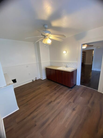 Building Photo - 2420 Plum St