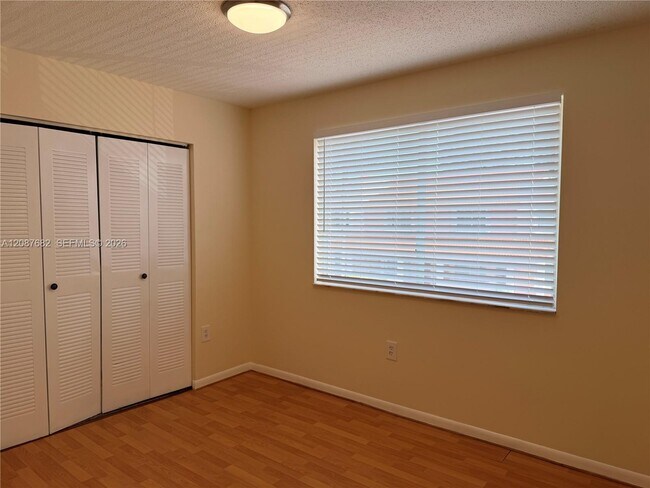 Building Photo - 8019 Lake Dr