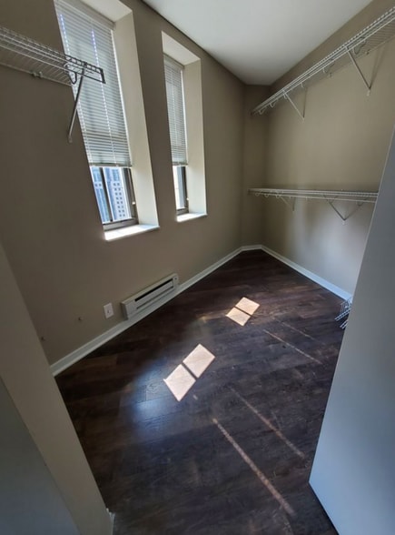 Building Photo - 222 W Randolph St