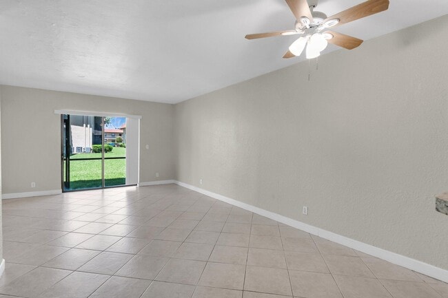 Building Photo - 21911 Lake Forest Cir