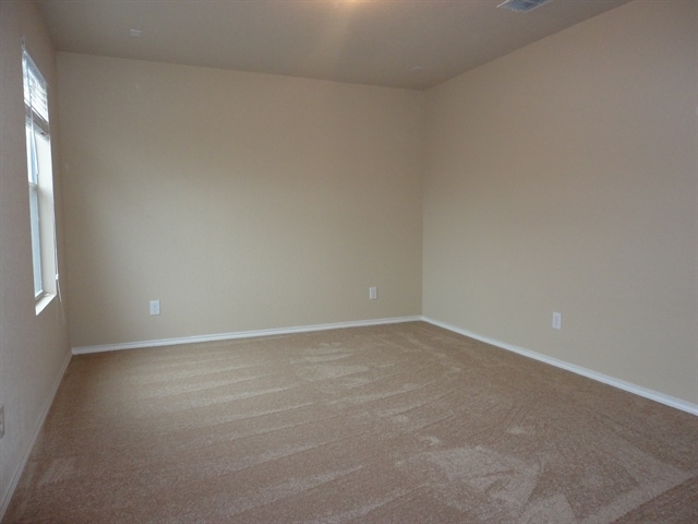 Building Photo - 9811 Rainbow Crk