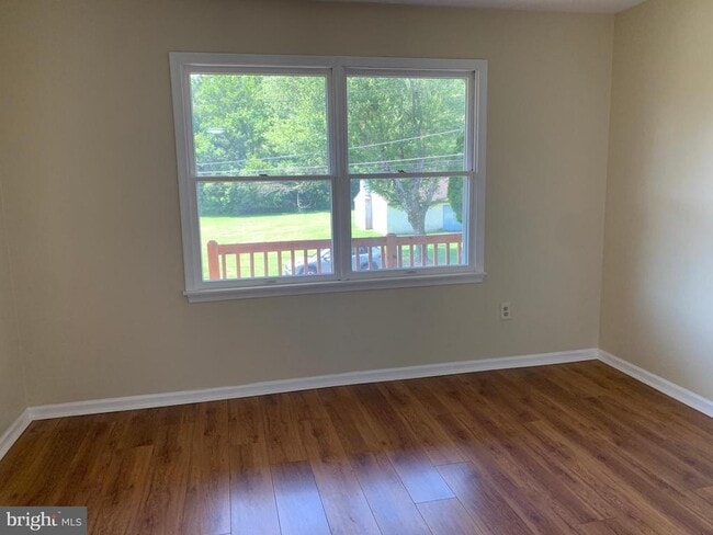 Building Photo - 249 Periwinkle Ave