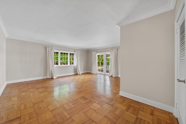 Building Photo - 257 Via Linda
