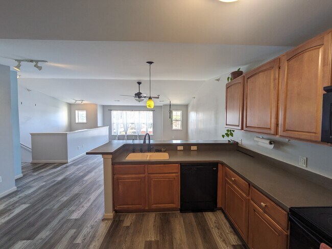 Building Photo - 3300 Hilton Rd