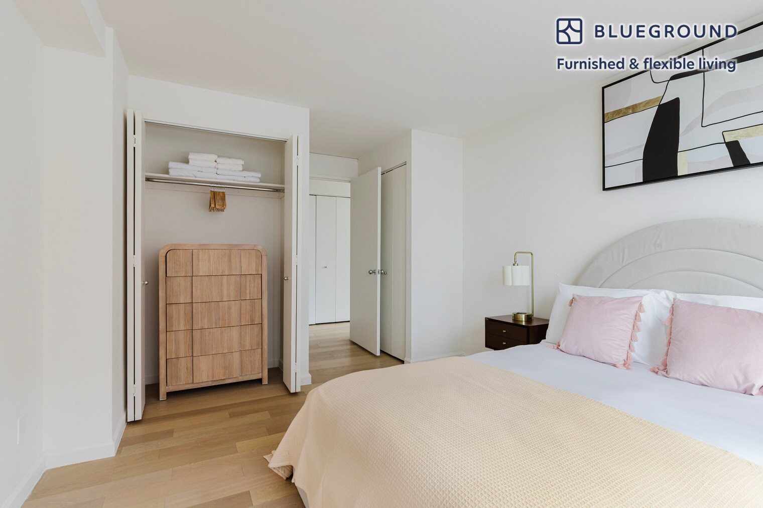 Building Photo - 255 W 94th St