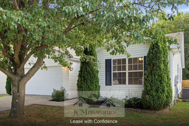 Building Photo - 700 Cottonwood Dr