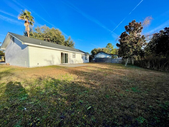 Building Photo - 154 Green Acre Cir N
