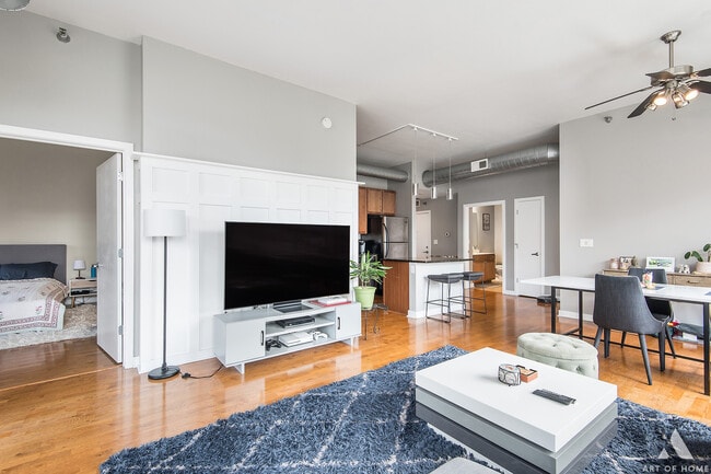 Building Photo - 901 W Madison St