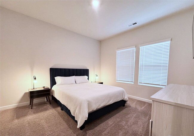 Building Photo - Enchanting 3-Story Single Home  | 4 BR/3.5BA | 2-Car Garage |In City Park Community!