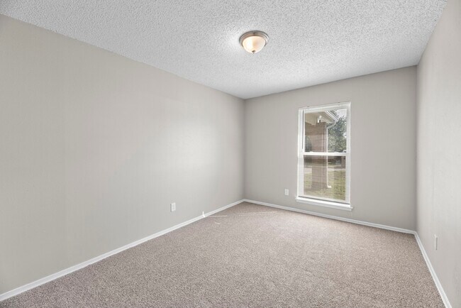Building Photo - 6816 Westglen Dr
