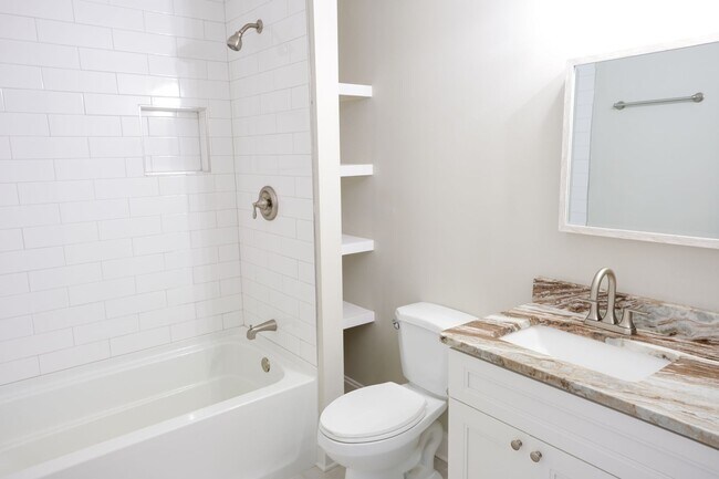 Building Photo - 3 Bedroom, 3 Bath House in Prime Augusta C...