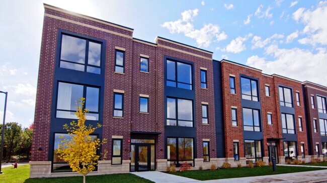 Primary Photo - 290 S Bloomingdale Rd