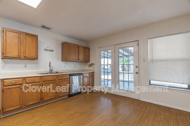Building Photo - 13923 Grove Patch