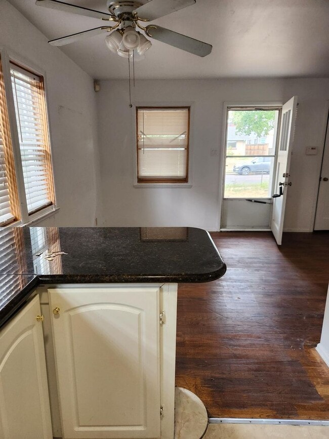 Building Photo - Gorgeous 4 bed/2 Bath home for rent $500 Off 1st Month Rent