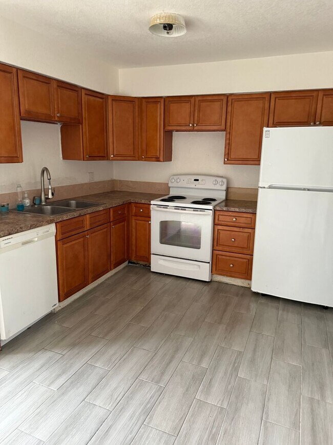 Building Photo - 3977 Crayrich Cir