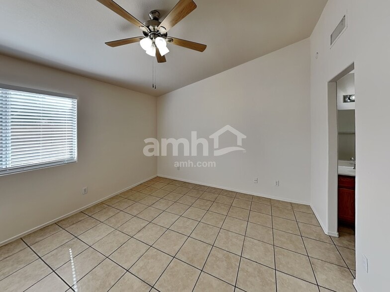 Building Photo - 2727 N 87th Ave